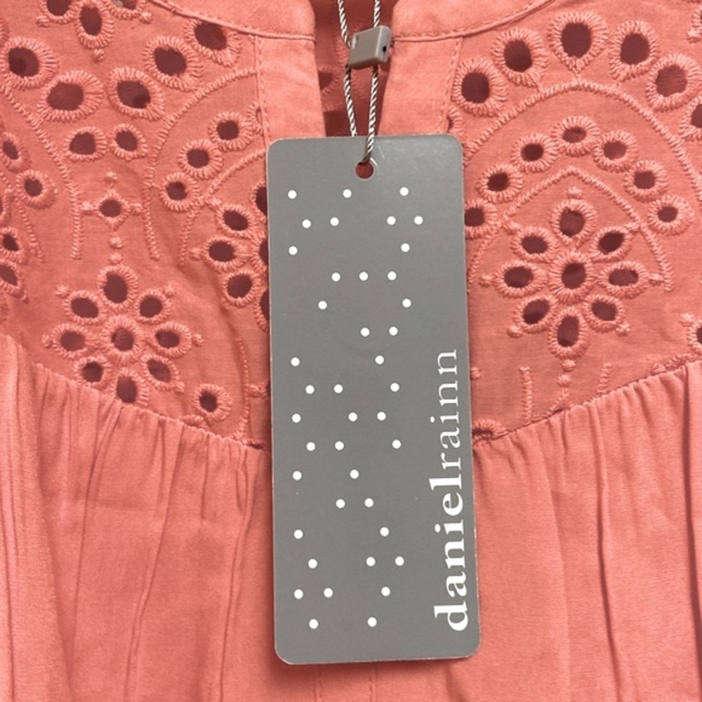 NWT Daniel Rainn Eyelet Top Small - Picture 3 of 9